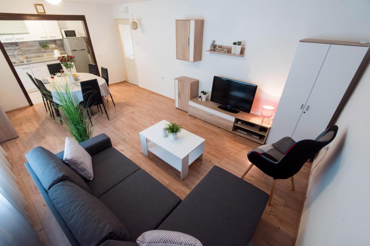 Apartment Luka Arbanasi Zara Esterno foto