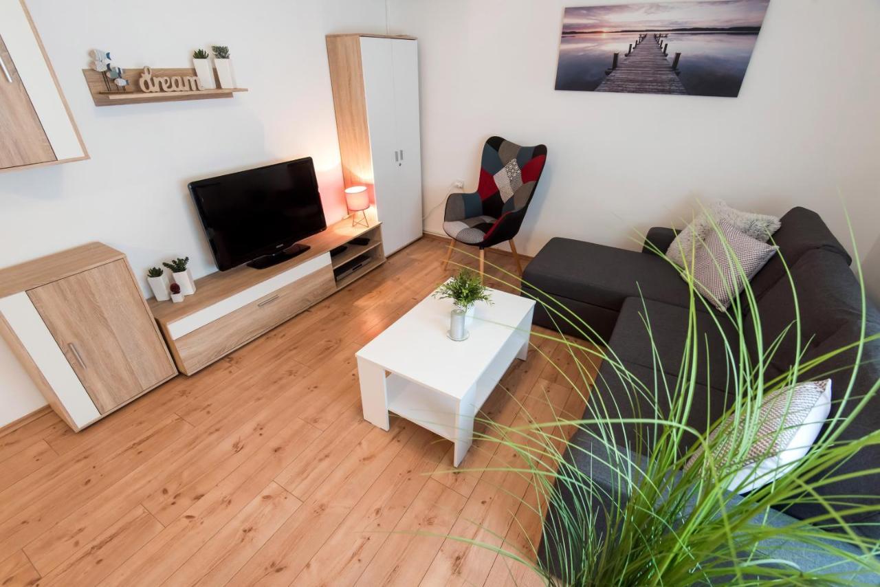 Apartment Luka Arbanasi Zara Esterno foto