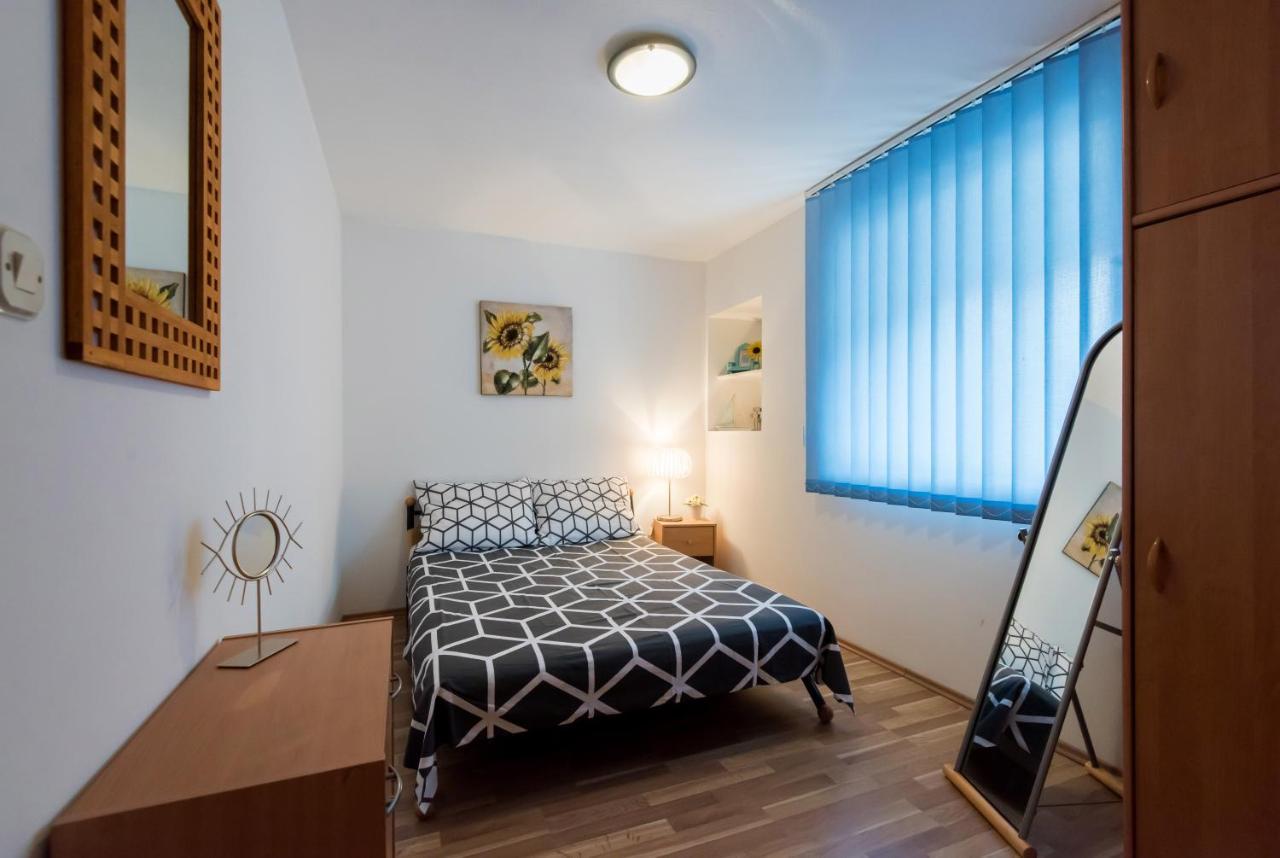 Apartment Luka Arbanasi Zara Esterno foto