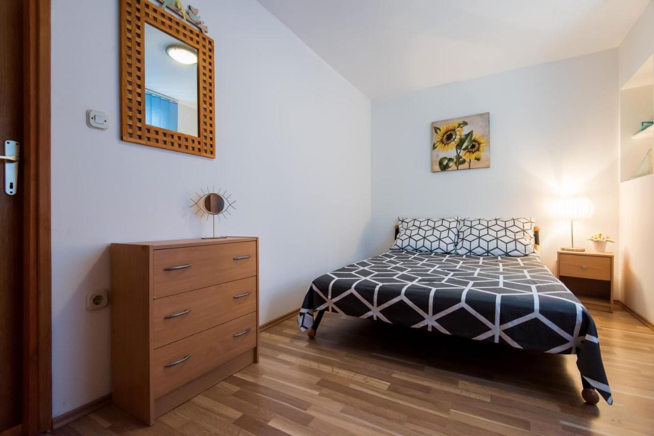 Apartment Luka Arbanasi Zara Esterno foto