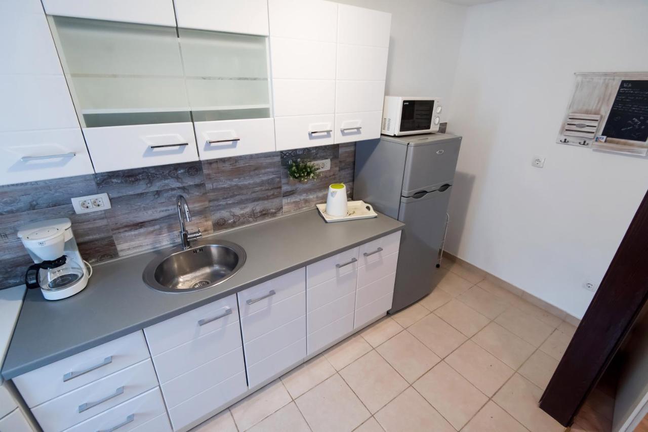 Apartment Luka Arbanasi Zara Esterno foto